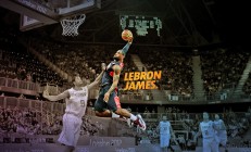 米兰真人-新王登基之夜，班凯罗极限爆发，猛龙正面碾碎76人铁壁