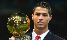 米兰体育app-格纳布里时间，德甲争冠夜，他用两记绝杀改写了剧本