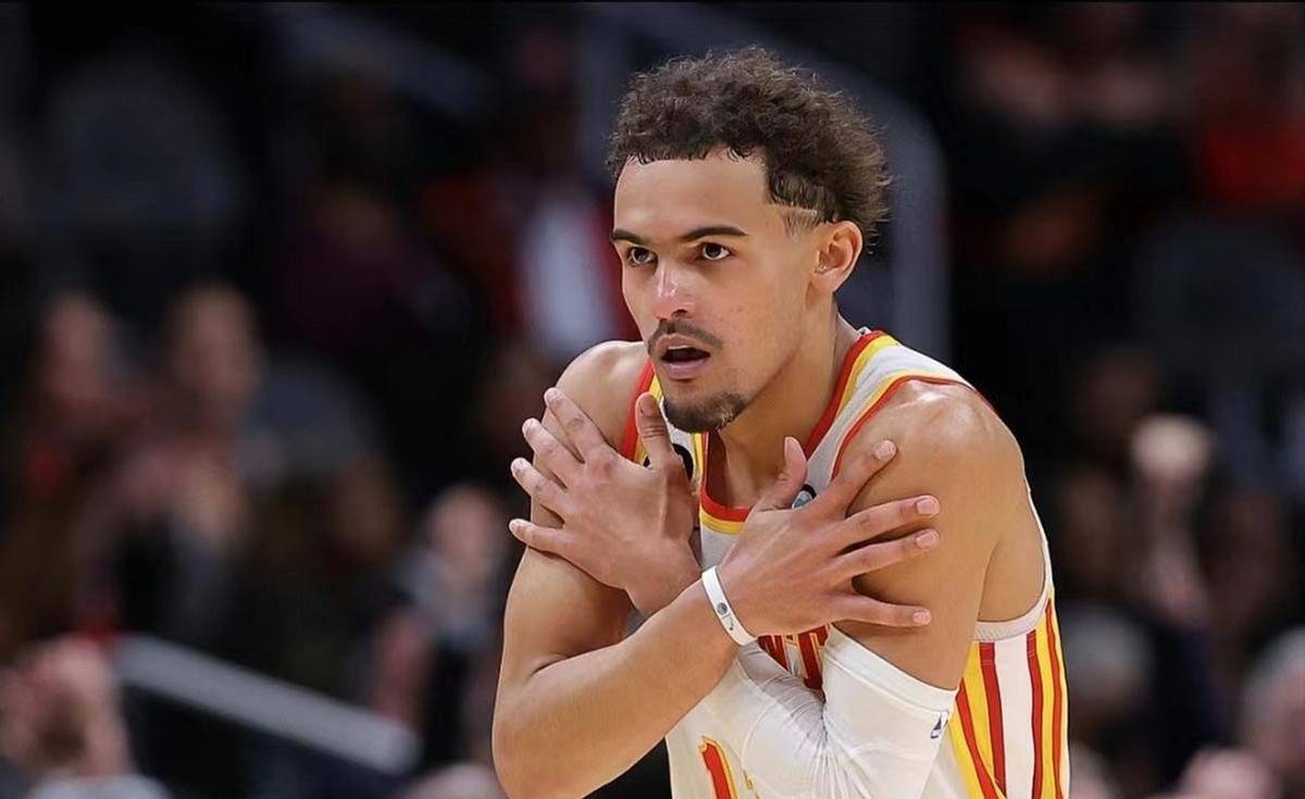 特雷杨猛犯，为球队取得关键分数的简单介绍