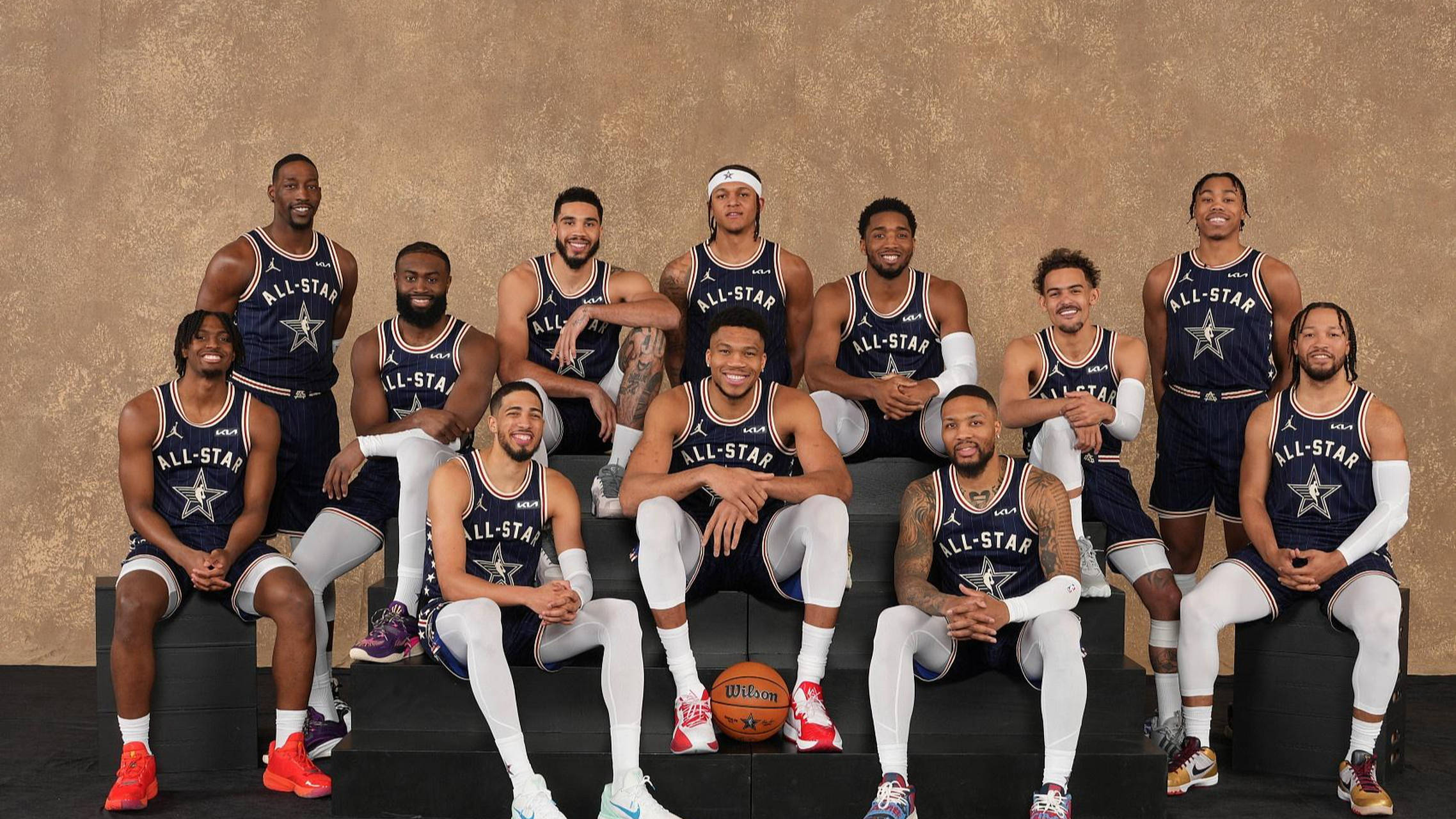 关于篮球全明星赛将在新场馆举行的信息