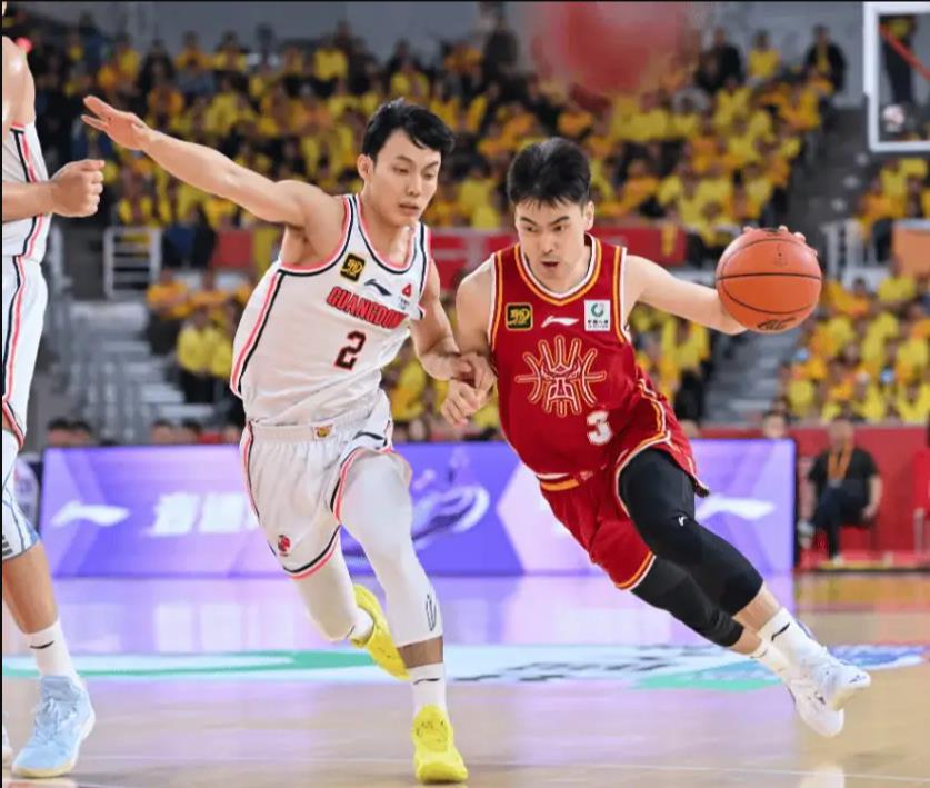 包含篮球联赛常规赛结束，季后赛战火蓄势的词条