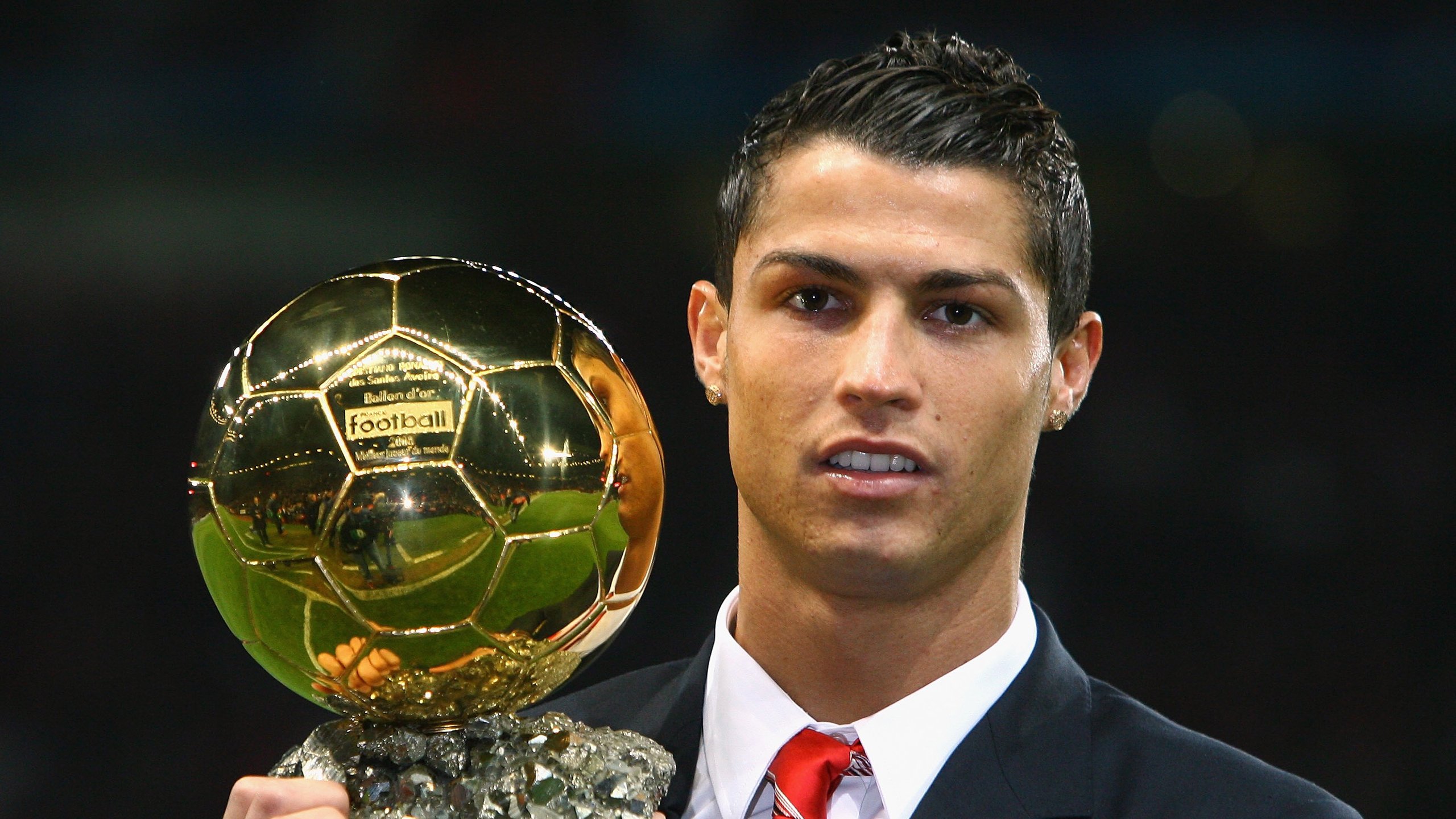 格纳布里时间，德甲争冠夜，他用两记绝杀改写了剧本